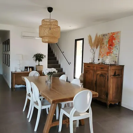 Βίλα Pour 8 Avec Piscine Compoli