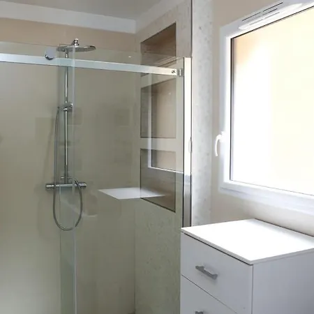 Villa Pour 8 Avec Piscine *