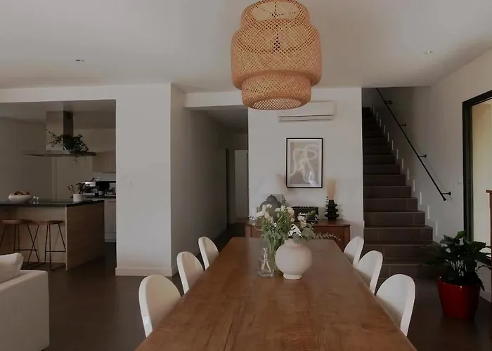 Pour 8 Avec Piscine Compoli