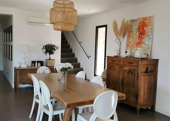 וילה Pour 8 Avec Piscine Compoli